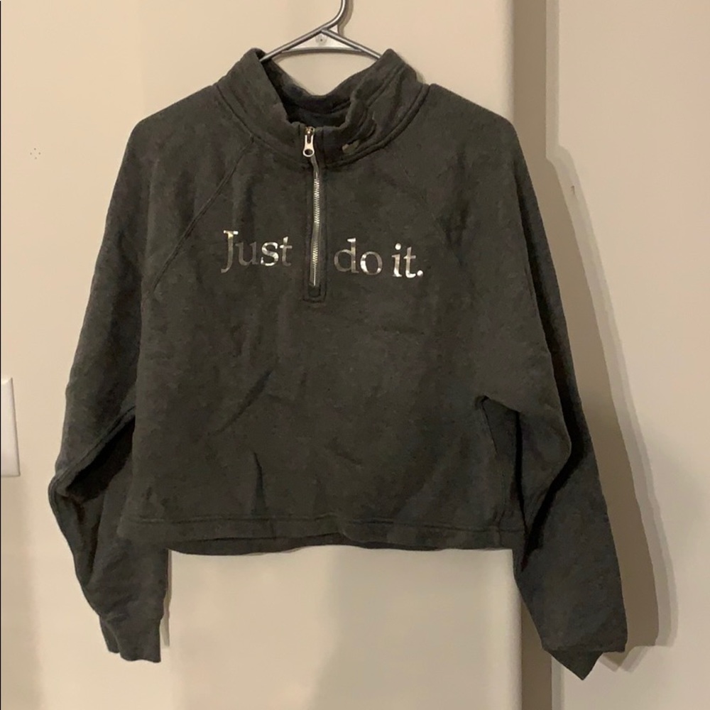 Quarter zip Nike cropped sweater